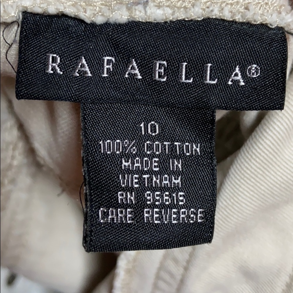 Rafaella Capris - Picture 3 of 3